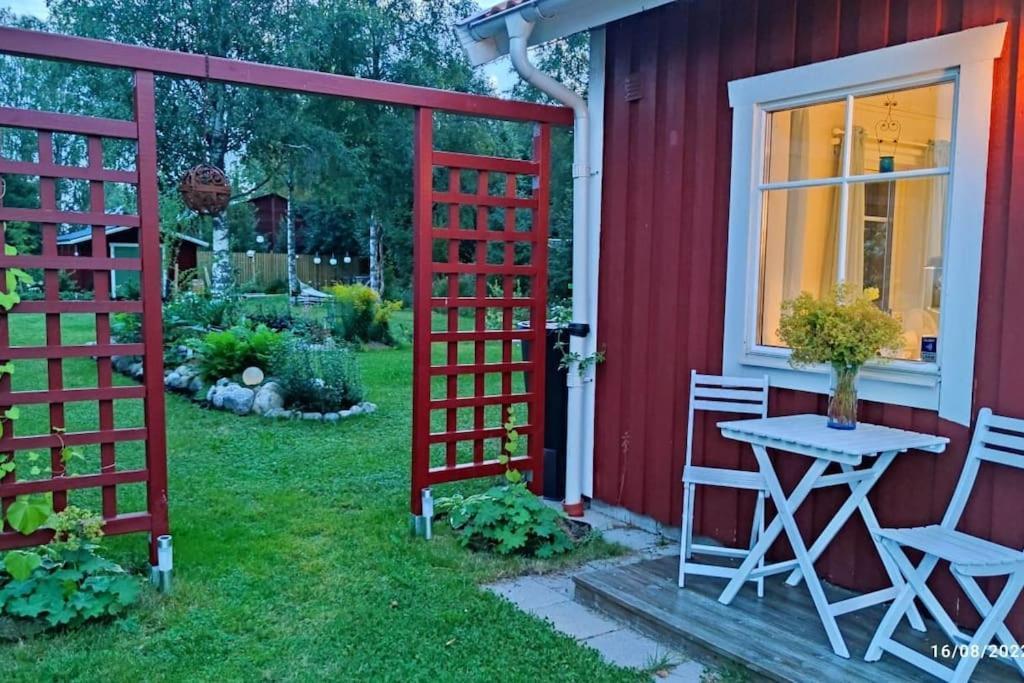 Cabin Located In A Traditionally Swedish Setting! Apartment Umeå Exterior photo